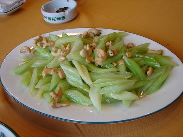 Салат из сельдерея по‑китайски