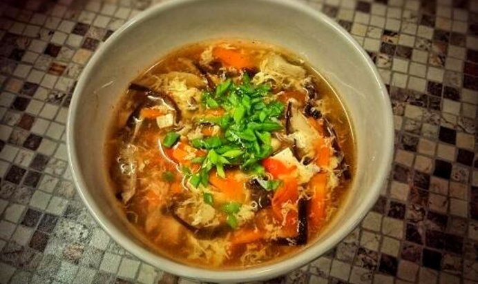 Китайский кисло-острый суп с тофу