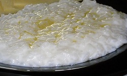 Асатлашь – рисовая каша на молоке