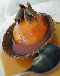 Орехонес - сушеный персик, сваренный в вине с сахаром