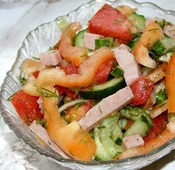 Салат с бужениной и овощами