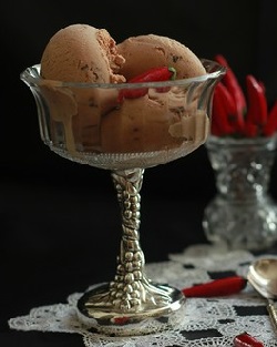 Шоколадное мороженое с чили
