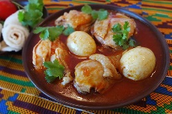 Доро ват (Doro Wot) – эфиопский цыпленок в луковом соусе с бербере и яйцами