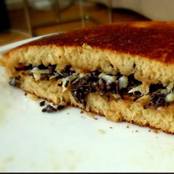 Мартабак манис (пирог с орехово-шоколадной начинкой)