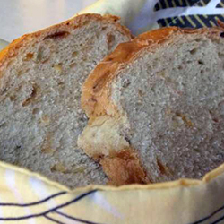 Пшеничный хлеб с луком