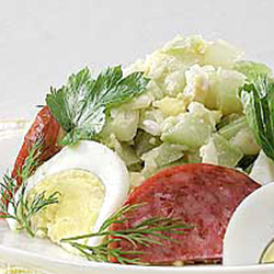Венгерский салат Янош с цукини и салями