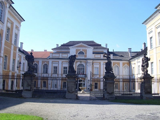 Духцовский замок