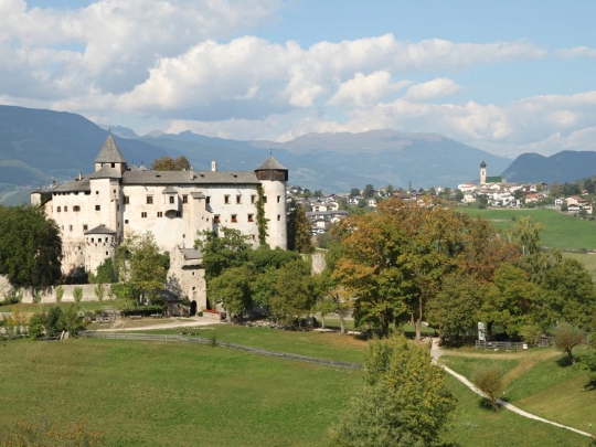 Замок Кастелло-ди-Презуле
