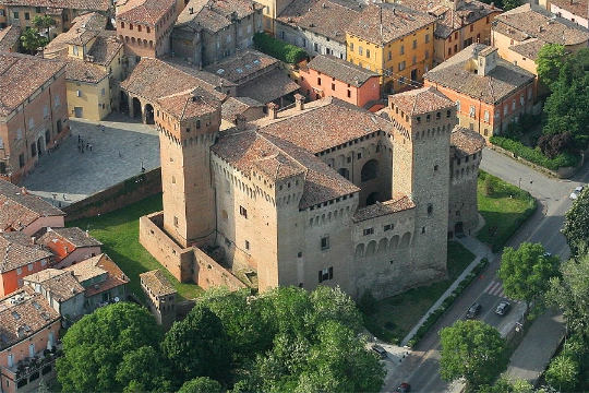 Замок Кастелло Виньола