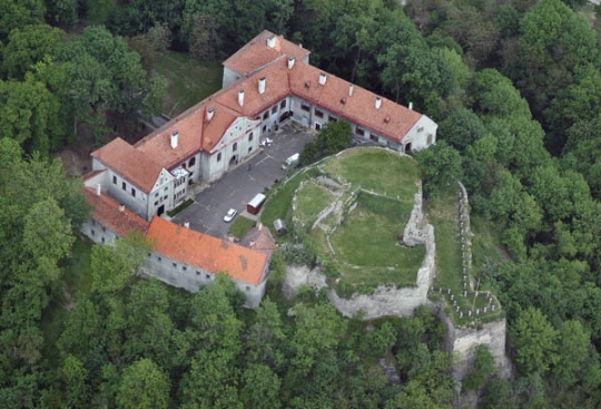 Замок Модры Камень