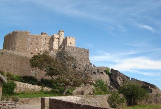 Замок Мон-Оргёйль