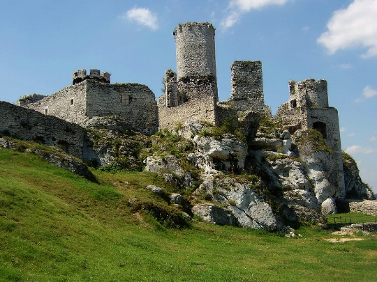 Замок Огродзенец
