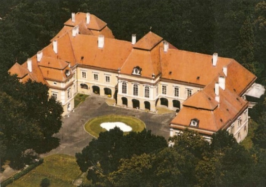 Замок в Вельке Леваре